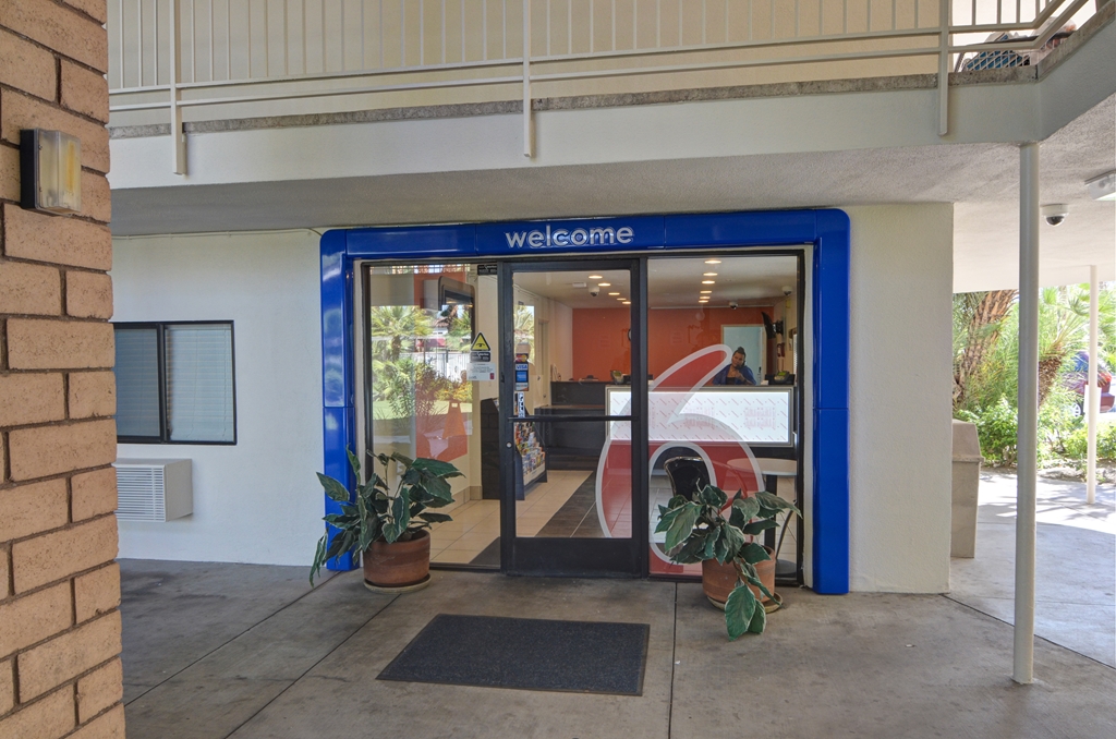 Motel 6 Palm Springs CA East Palm Canyon - photo 8