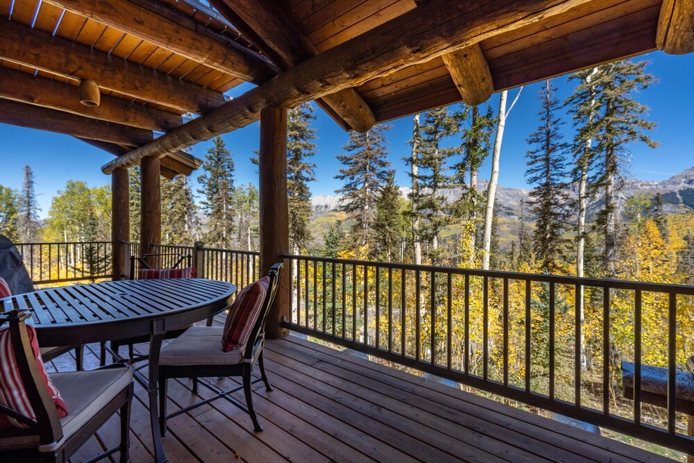 Hilltop Hideaway Expansive Views From This Private Estate Hot Tub Pool Table - photo 44