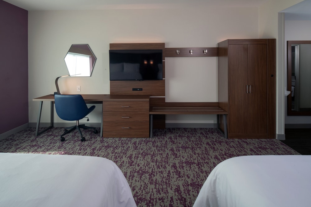 Holiday Inn Express and Suites Little Rock Downtown by IHG - photo 13