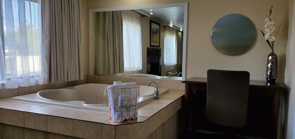 Rogue Regency Inn Medford Airport - photo 14