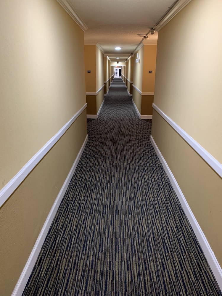 Travelodge by Wyndham Odessa - photo 18