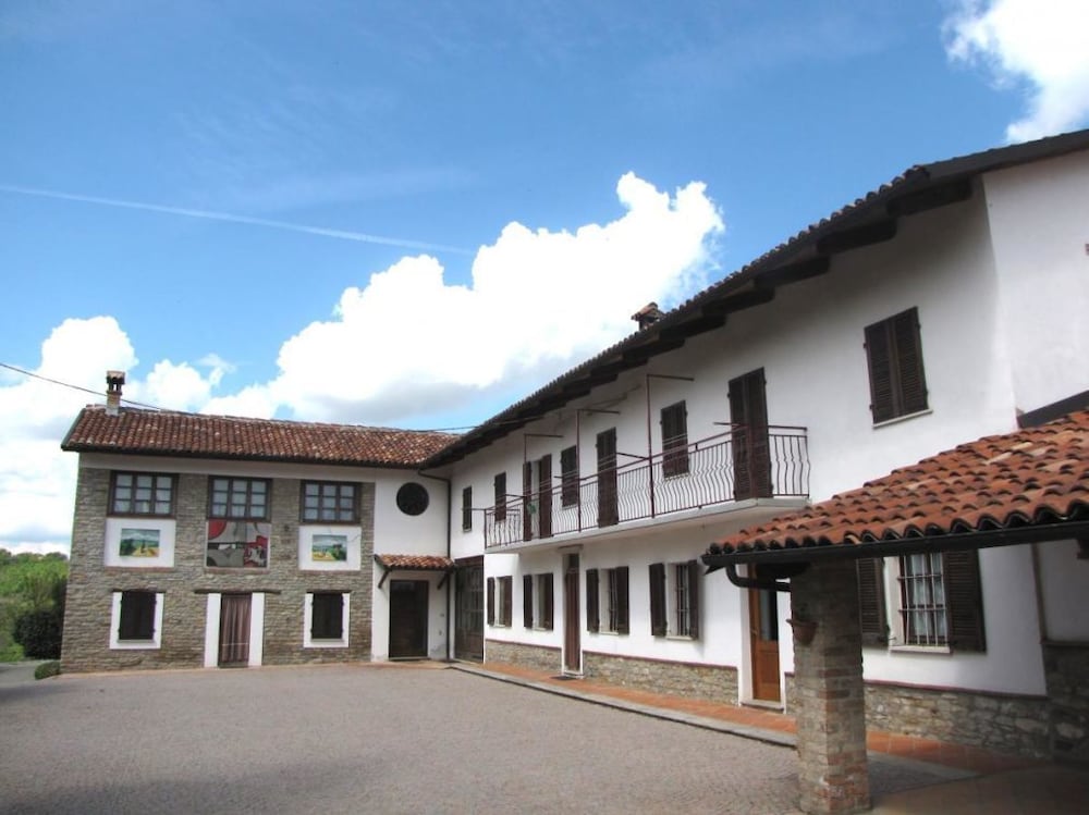 Agriturist Rupestr — hotel in Canelli
