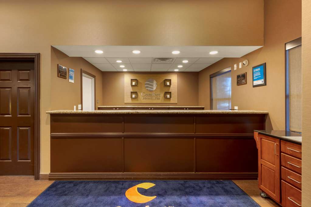 Comfort Inn & Suites Fayetteville University Area - photo 3