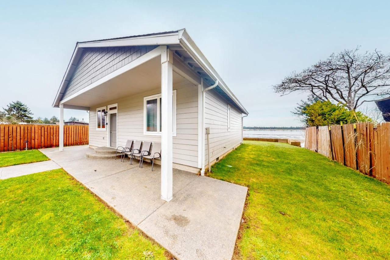 Sunset Beach House — 4-Star Luxury Hotel in Coos Bay, United States