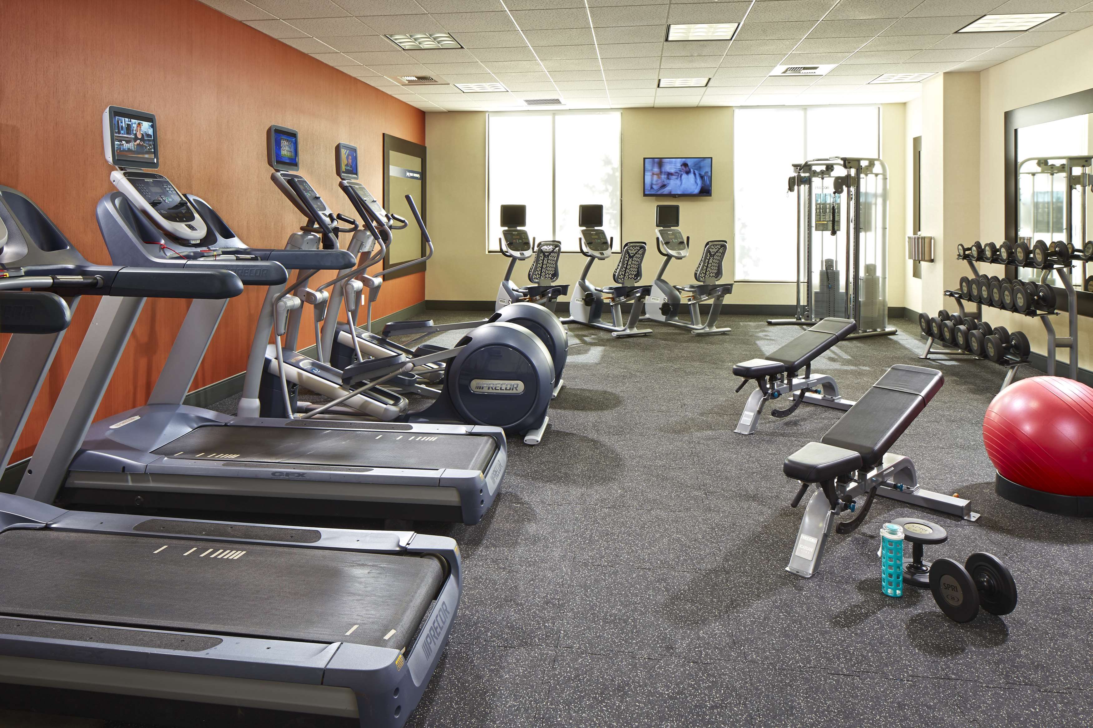 Hampton Inn San Diego Mission Valley - photo 20