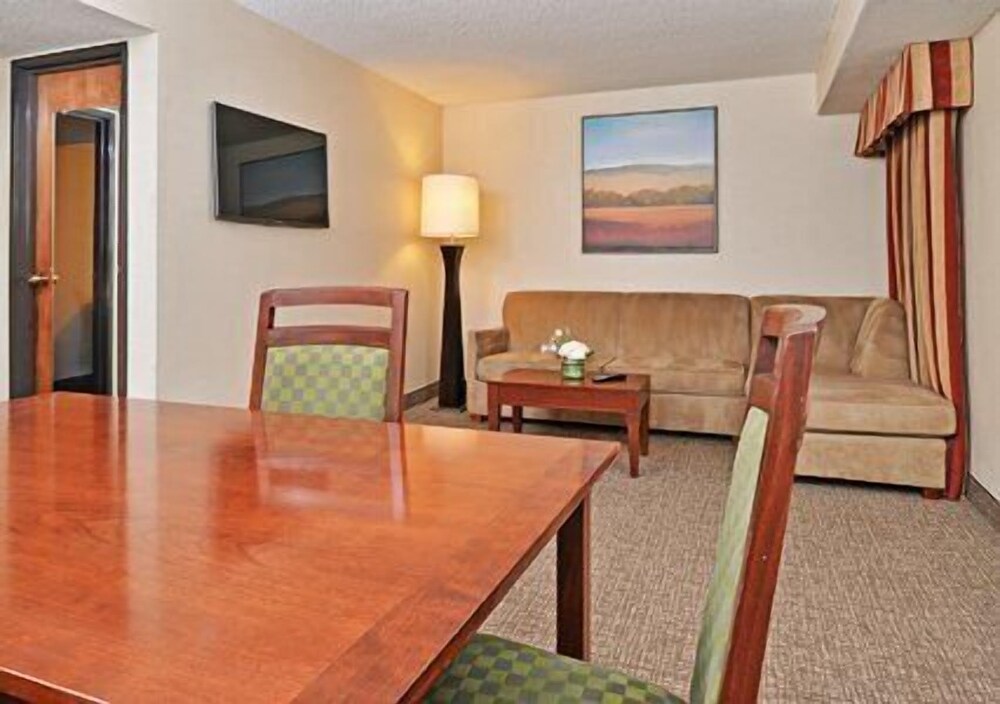 Comfort Inn & Suites Denver Northfield - photo 10