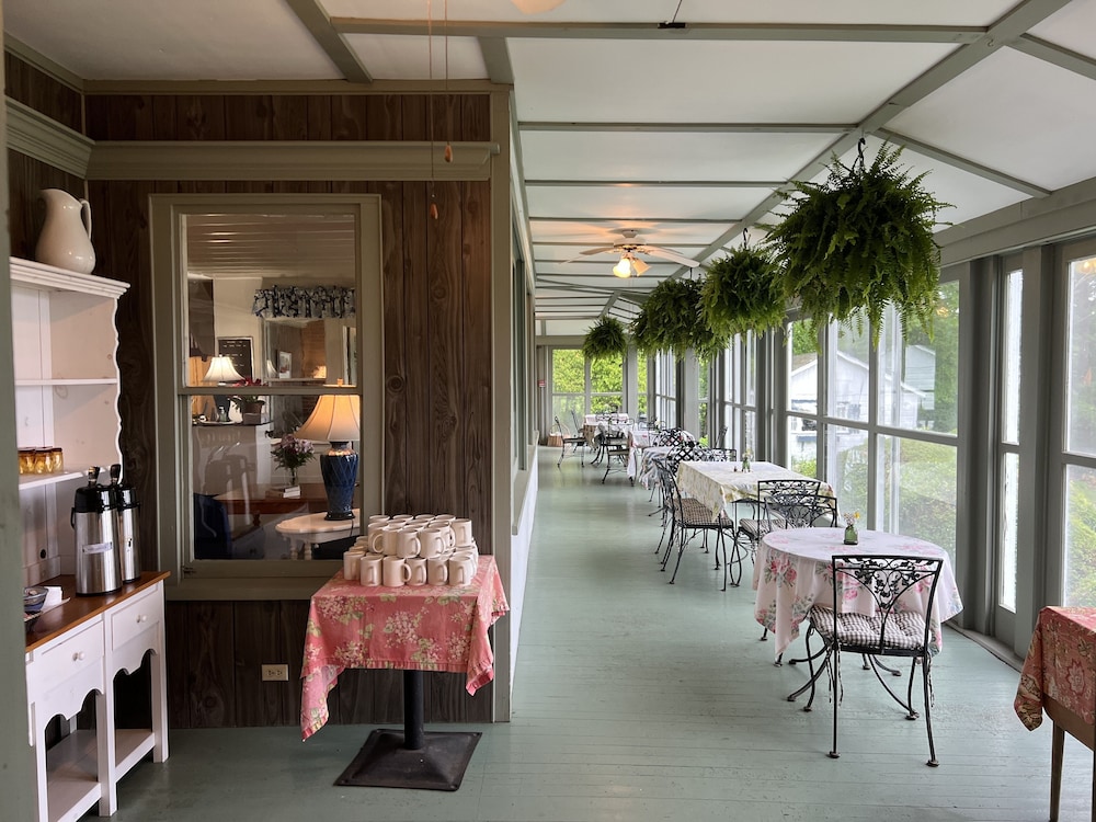 The High Tide Inn - photo 135