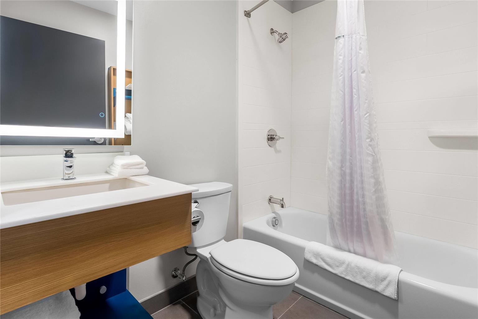 Microtel Inn and Suites by Wyndham Prattville Montgomery - photo 20