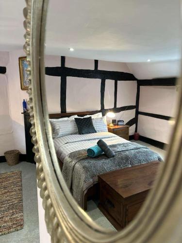 2BDR Cottage By Guest Nest Management In Horsham With Free Parking — 4-Star Luxury Hotel in Horsham, United Kingdom