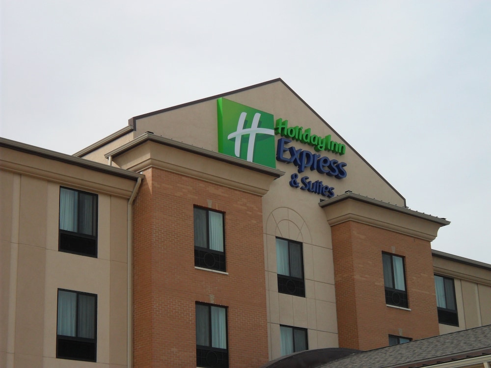 Holiday Inn Express and Suites Urbandale by IHG - photo 28