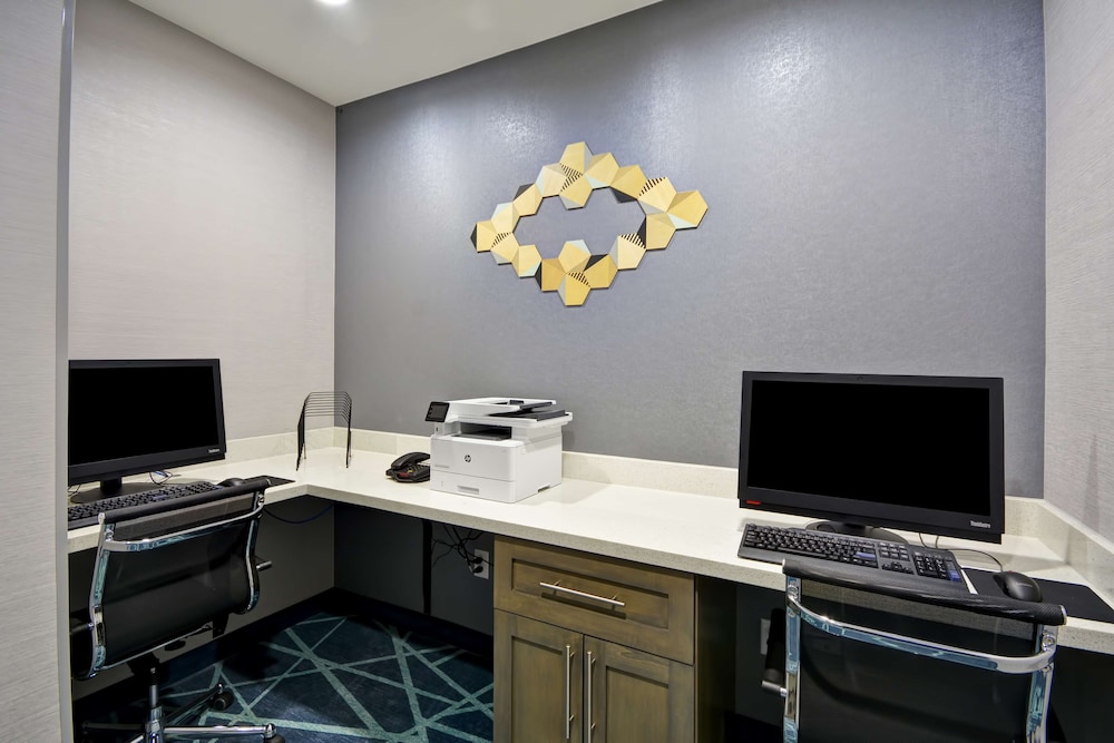 Hampton Inn Kyle - photo 38