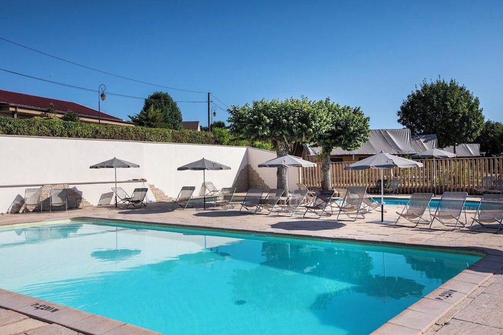 Huttopia Meursault in Meursault, France