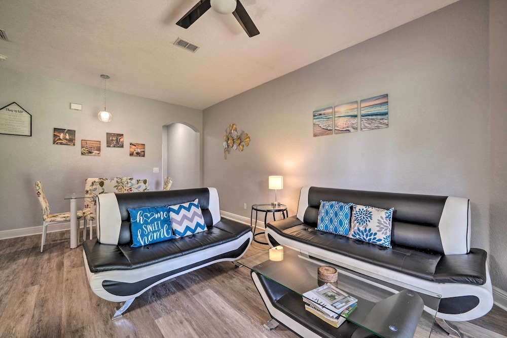 9 Mi to Disney: Sunny Resort Townhome w Patio - photo 3
