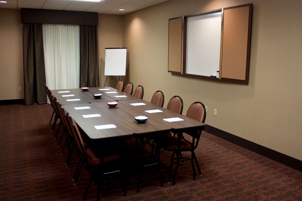 Hampton Inn Burlington - photo 28