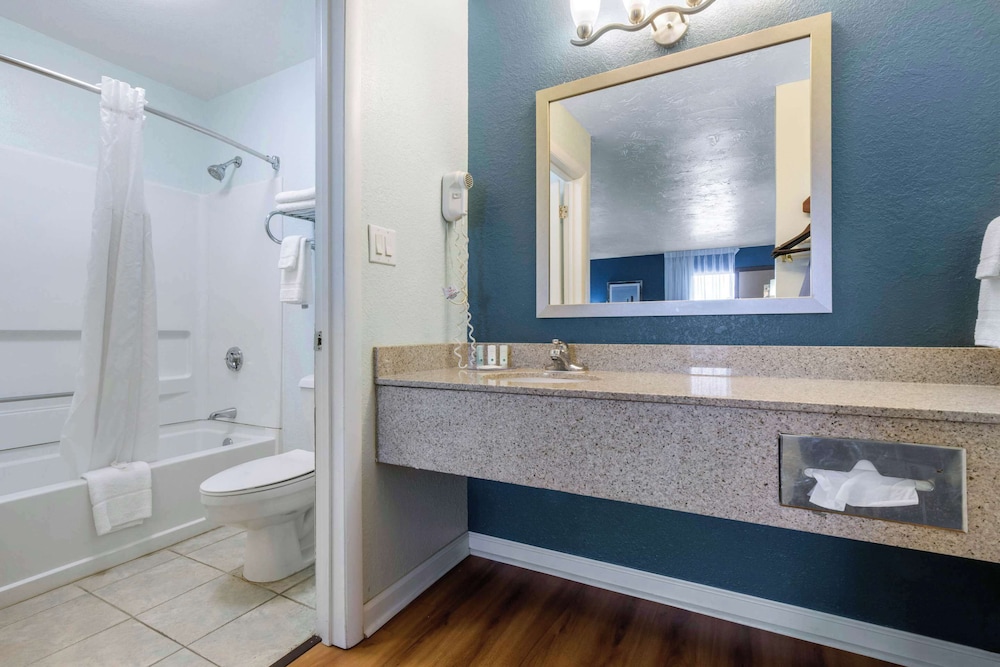 Quality Inn Carolina Oceanfront - photo 29