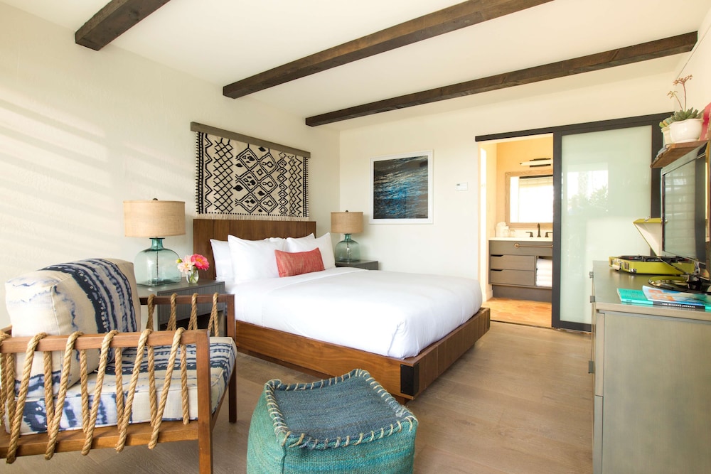The Leta Santa Barbara Goleta Tapestry Collection by Hilton - photo 14