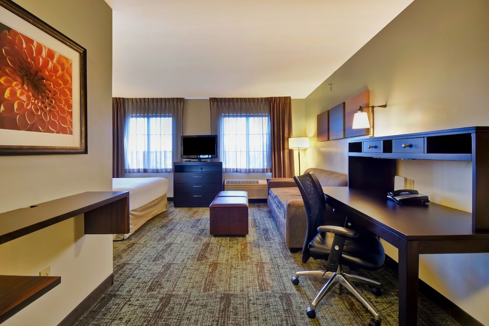 Staybridge Suites Madison East an IHG Hotel - photo 4