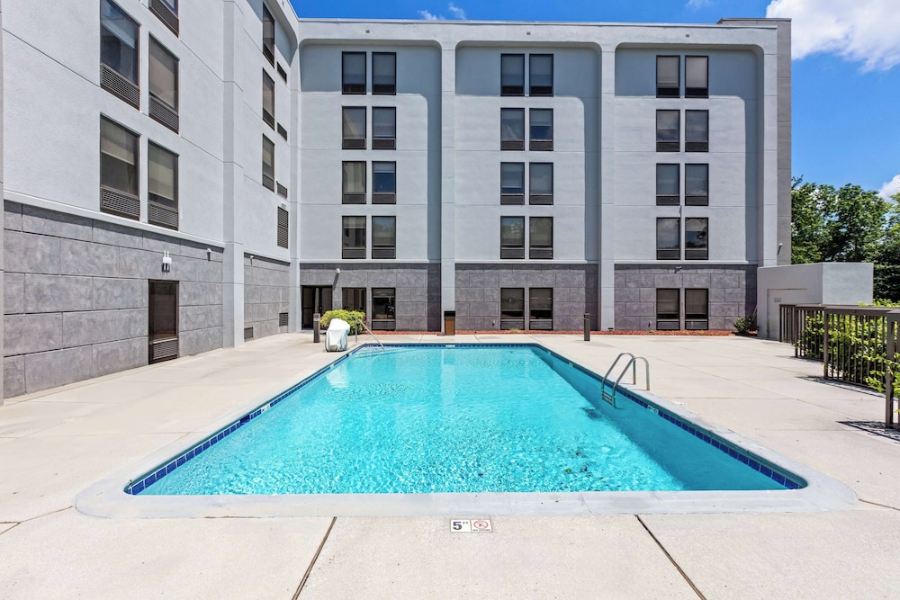 Hampton Inn Knoxville Airport - photo 21