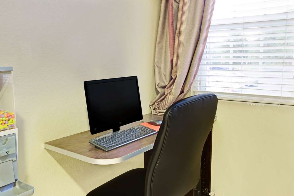 Microtel Inn & Suites By Wyndham Bryson City - photo 16