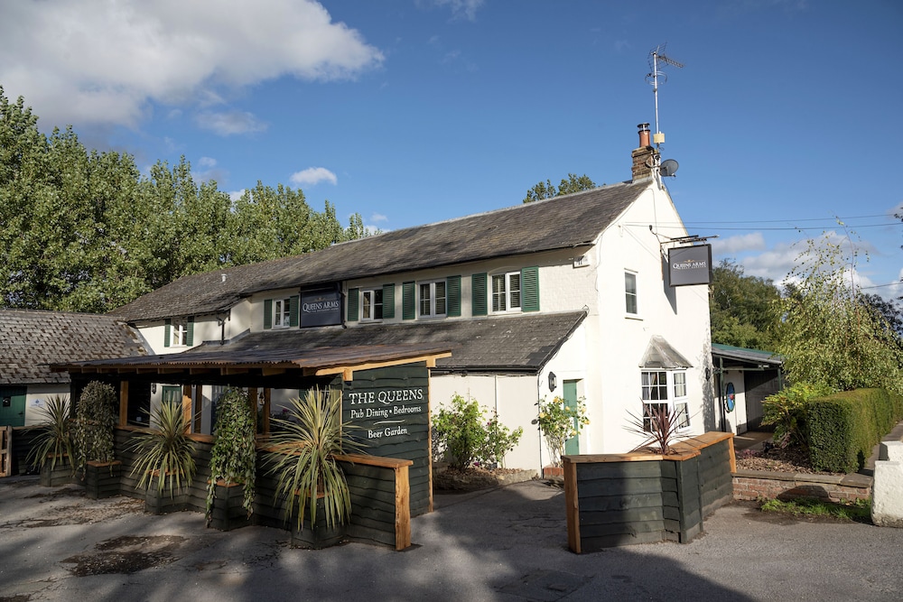 Queens Arms — 4-Star Luxury Hotel in Hungerford, United Kingdom