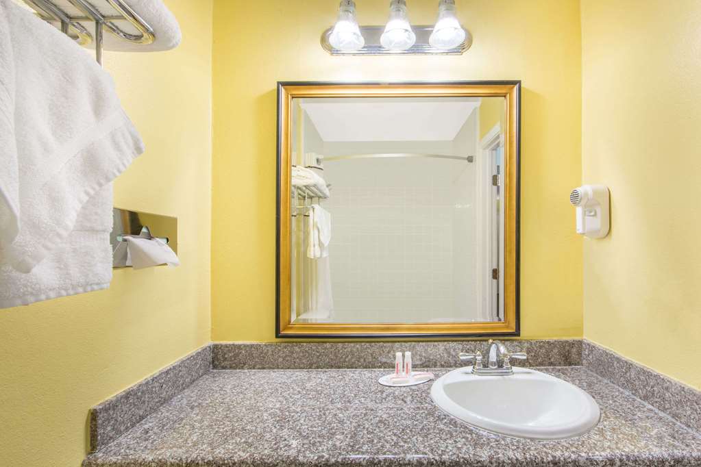 Days Inn by Wyndham Redwood City - photo 8