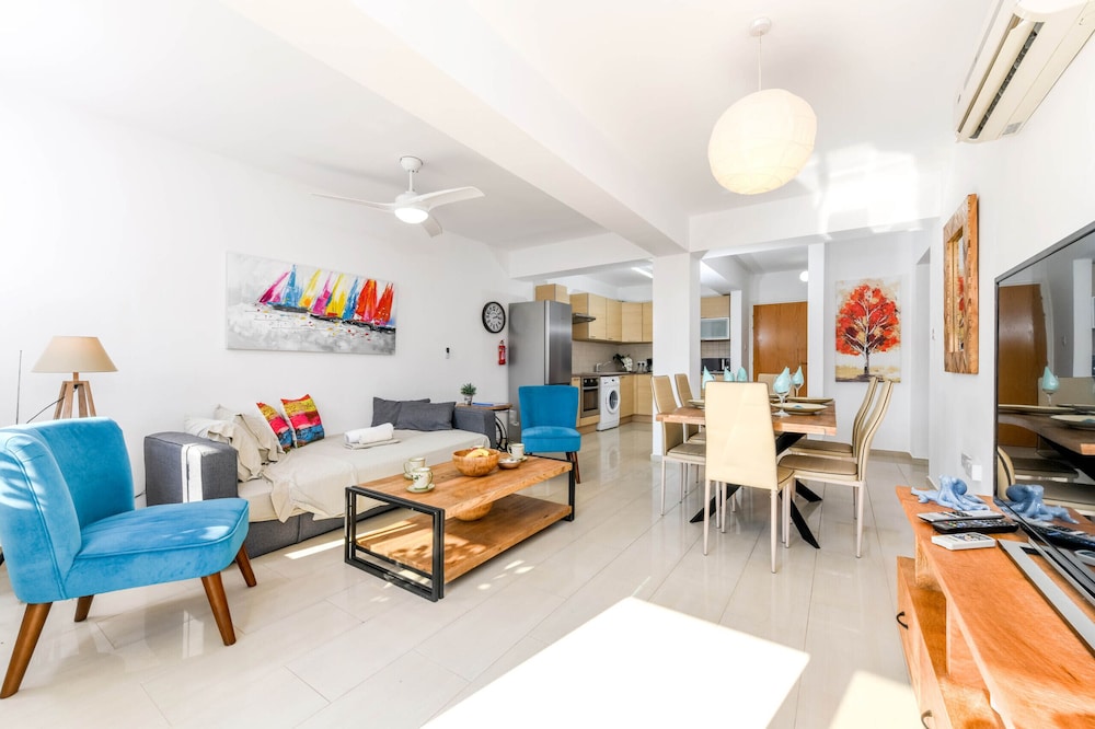 Nissi Apartment 102