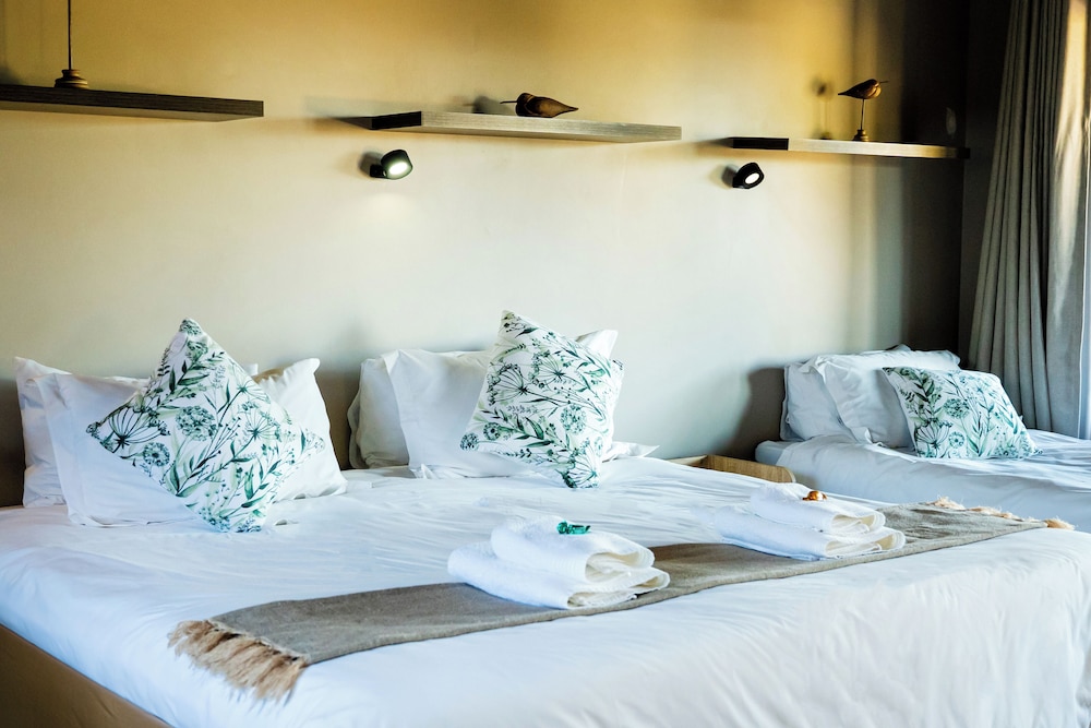 7th Hole Golf Lodge — 4-Star Luxury Hotel in Modimolle, South Africa