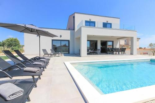 Modern Villa with Private Pool in Pula — 4-Star Luxury Hotel in Marcana, Croatia