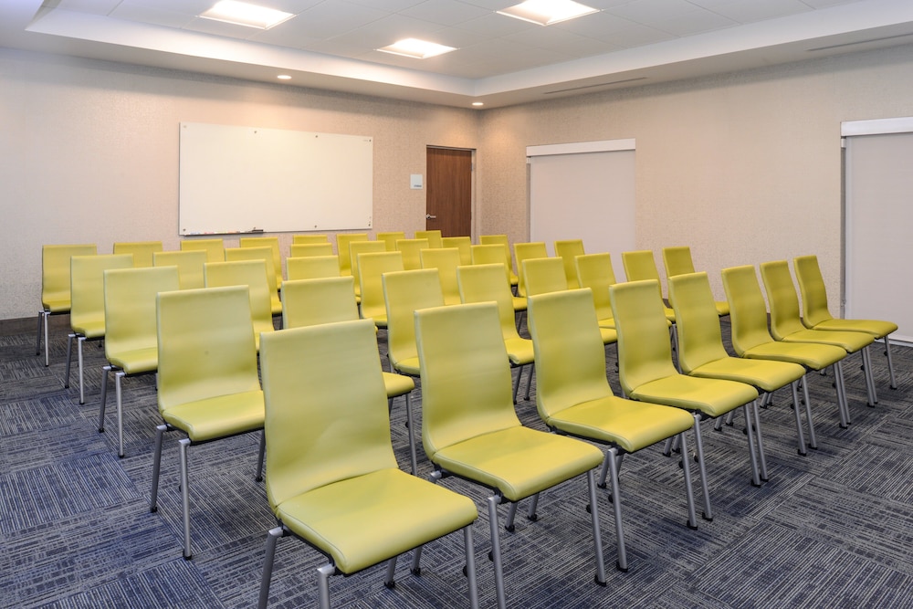 Holiday Inn Express & Suites Wildwood The Villages by IHG - photo 70