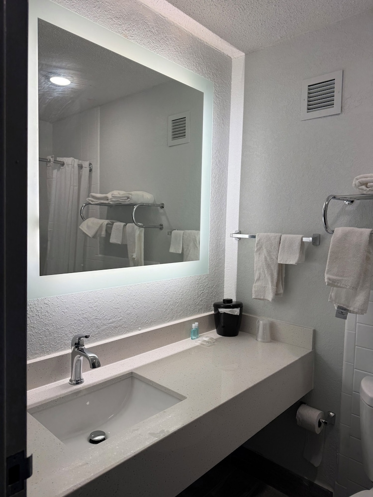 Suburban Studios Fairborn Dayton - photo 27