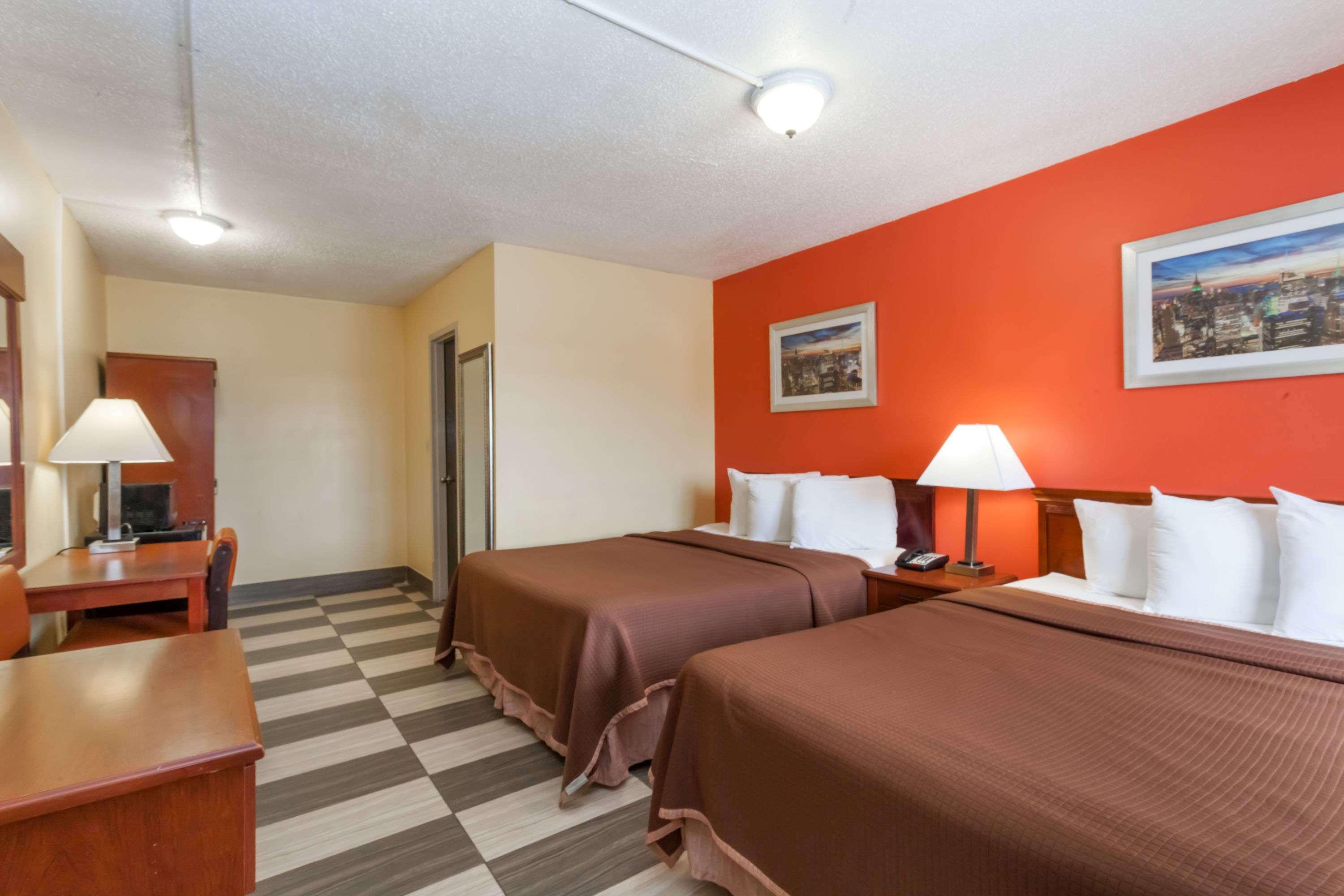 Travelodge by Wyndham Jersey City - photo 15