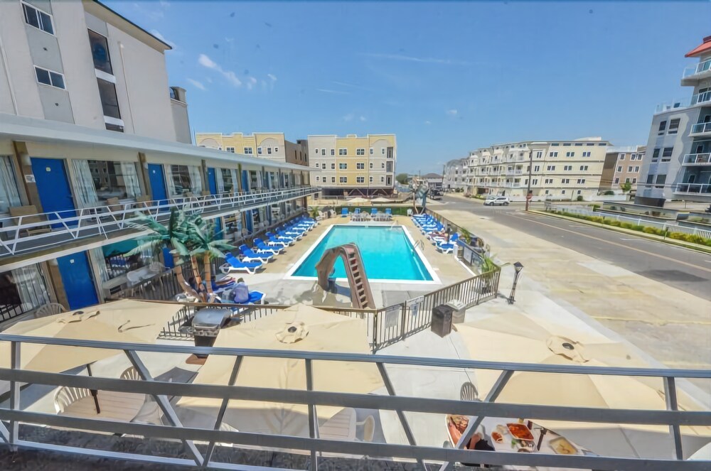 Beach Colony Motel - photo 22