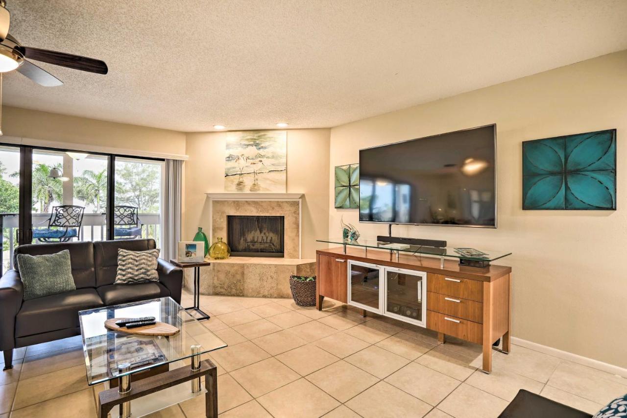 Sea La Vie Sunny Indian Rocks Beach Condo — 4-Star Luxury Hotel in Indian Rocks Beach, United States