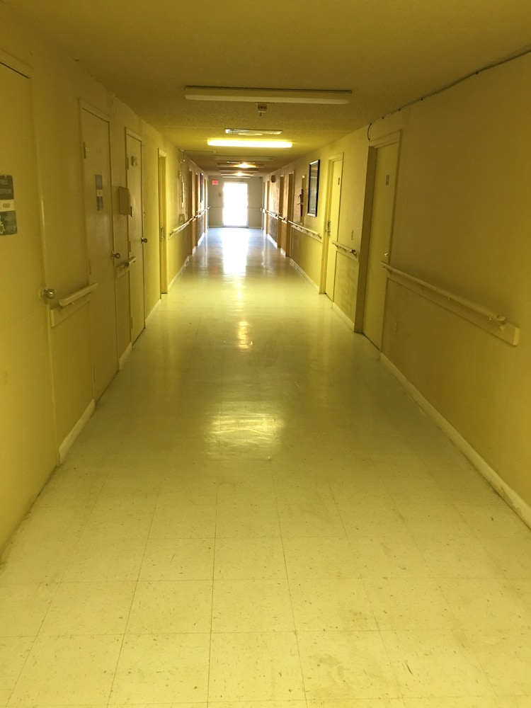 Reddy Inn and Suites - photo 14