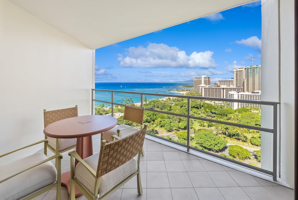 Ka Laʻi Waikiki Beach LXR Hotels & Resorts - photo 83