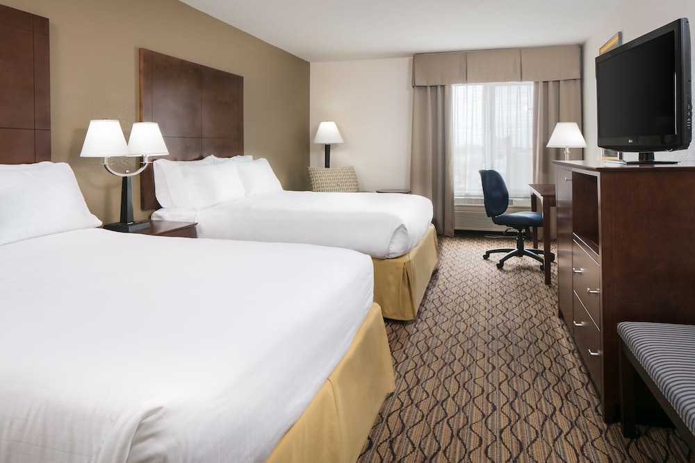 Holiday Inn Express Hotel & Suites Clinton by IHG - photo 6