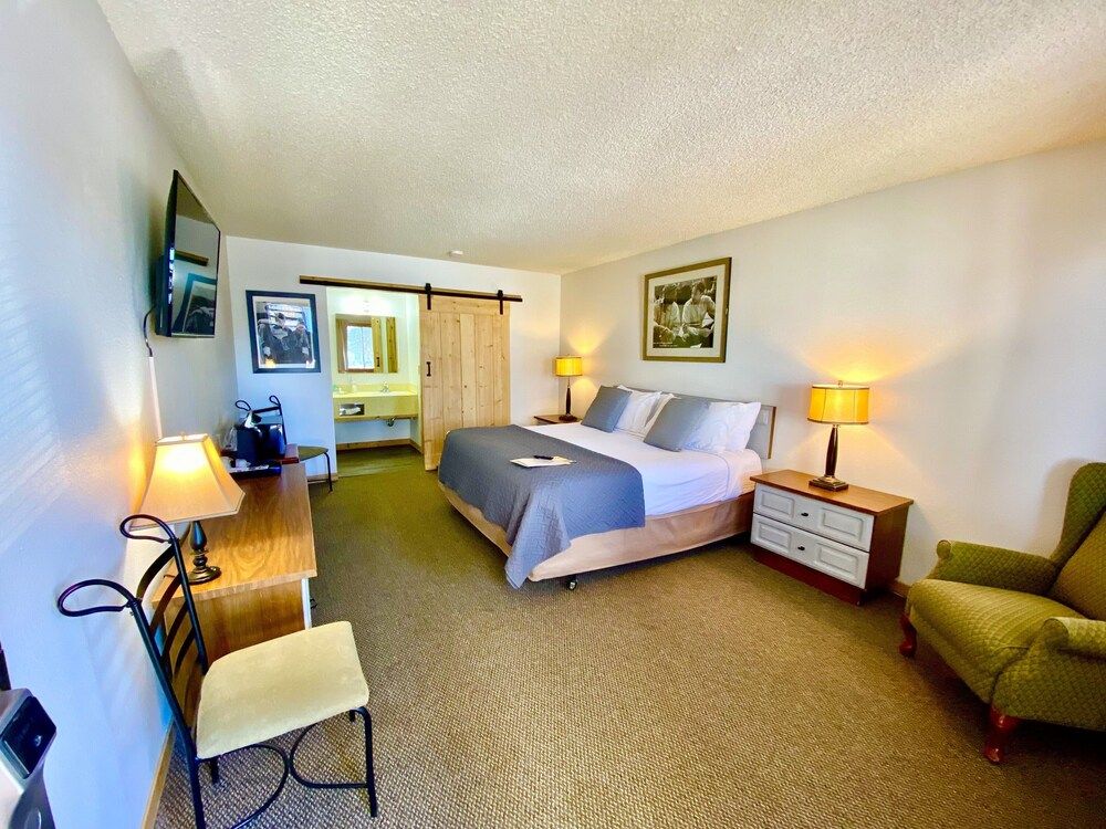 Old Montana Inn - photo 4