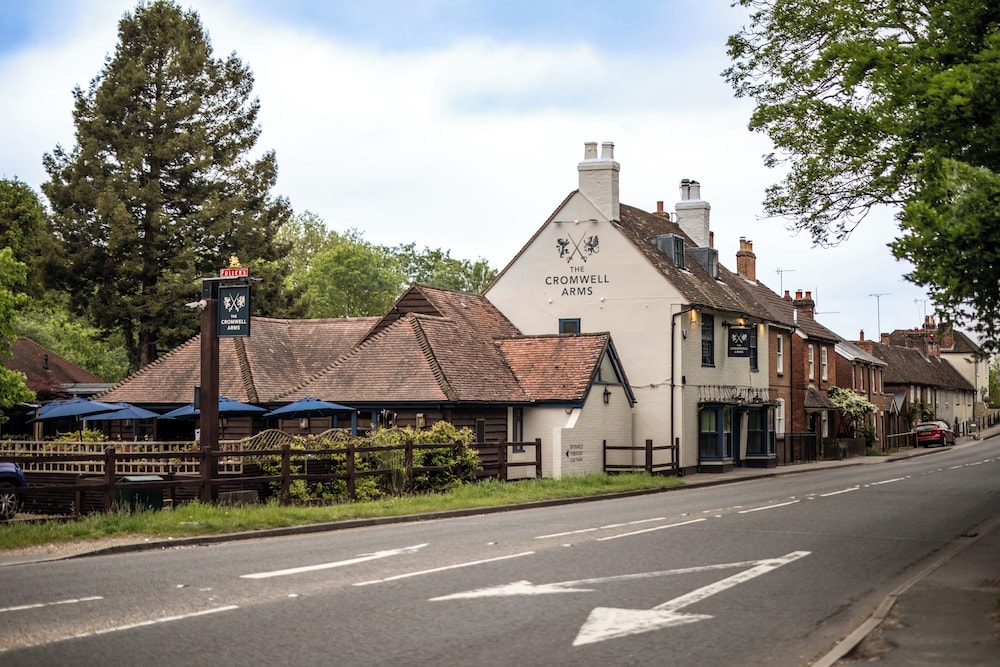 The Cromwell Arms - carbon neutral hotel in Romsey
