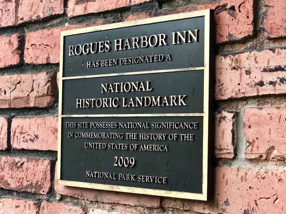 Rogues Harbor Inn - photo 56