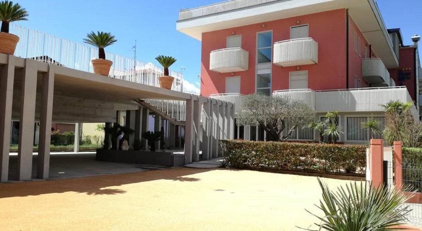 Hotel Villa Maria — hotel in Caorle