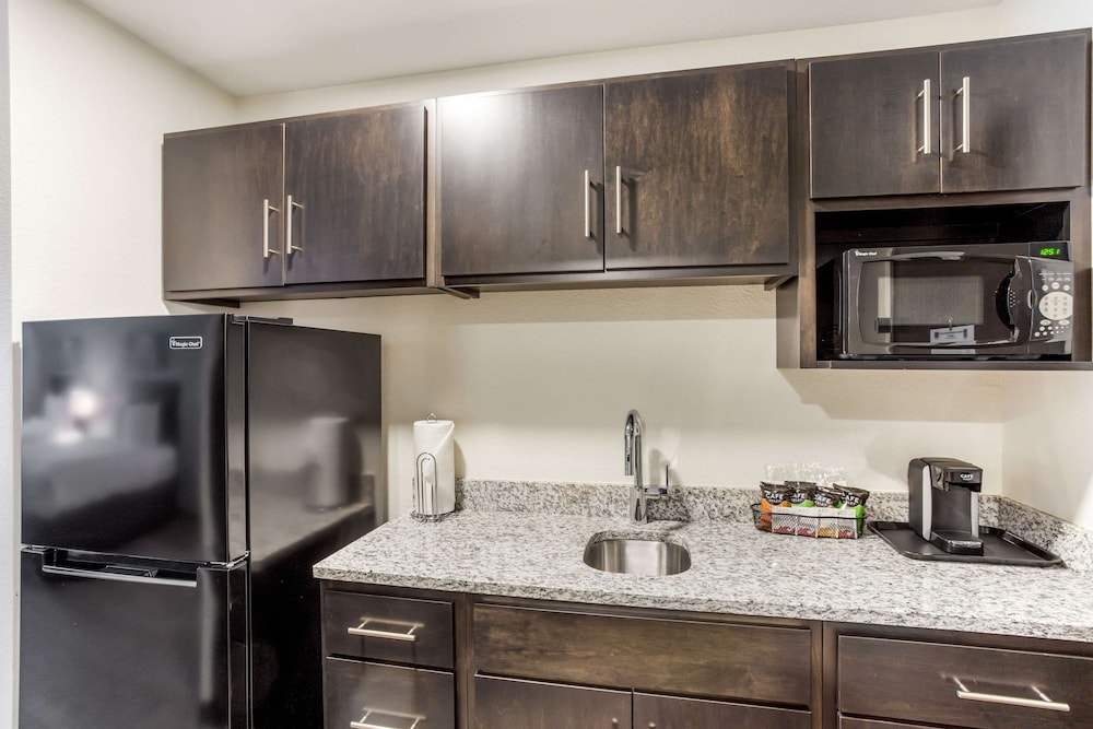 MainStay Suites Logan Ohio Hocking Hills - photo 33