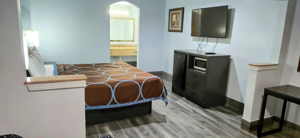 Scottish Inns and Suites East Sam Houston Pkwy - photo 8