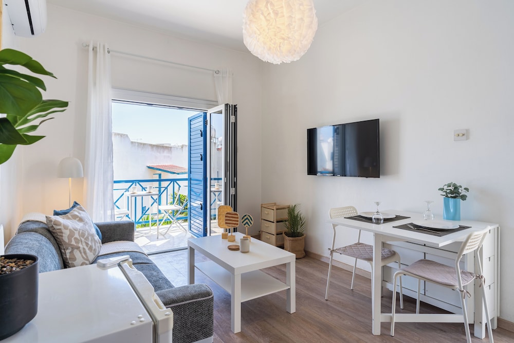 Seacret 1 BR Apt With Pool in Pyla — 4-Star Luxury Hotel in Pyla, Cyprus