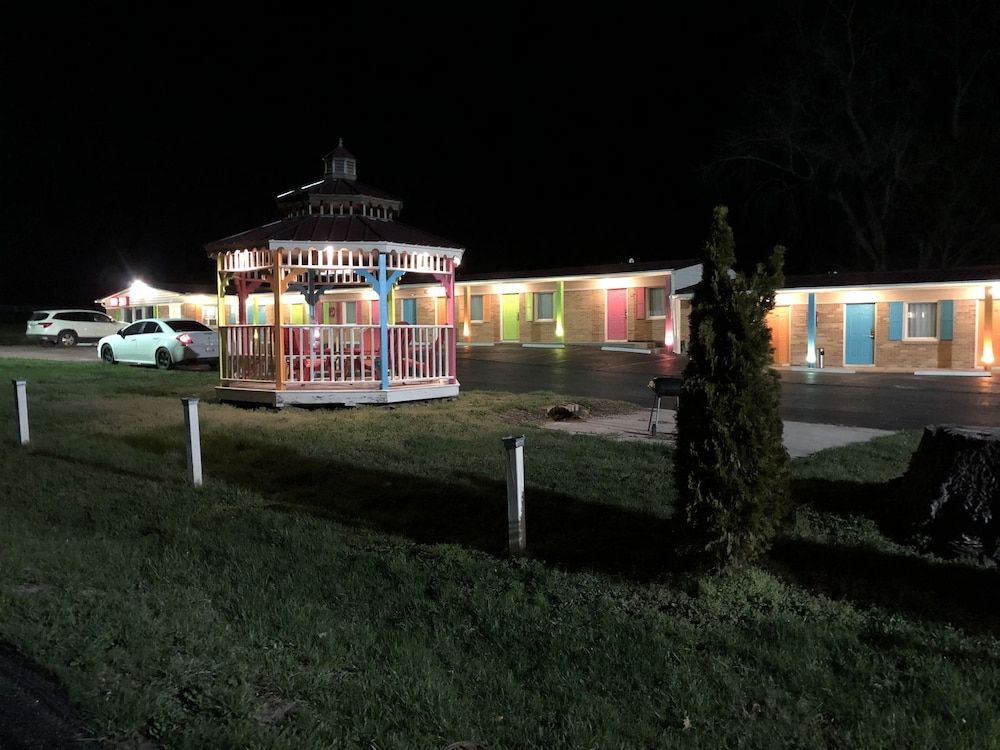 Laci's Country Inn - photo 4