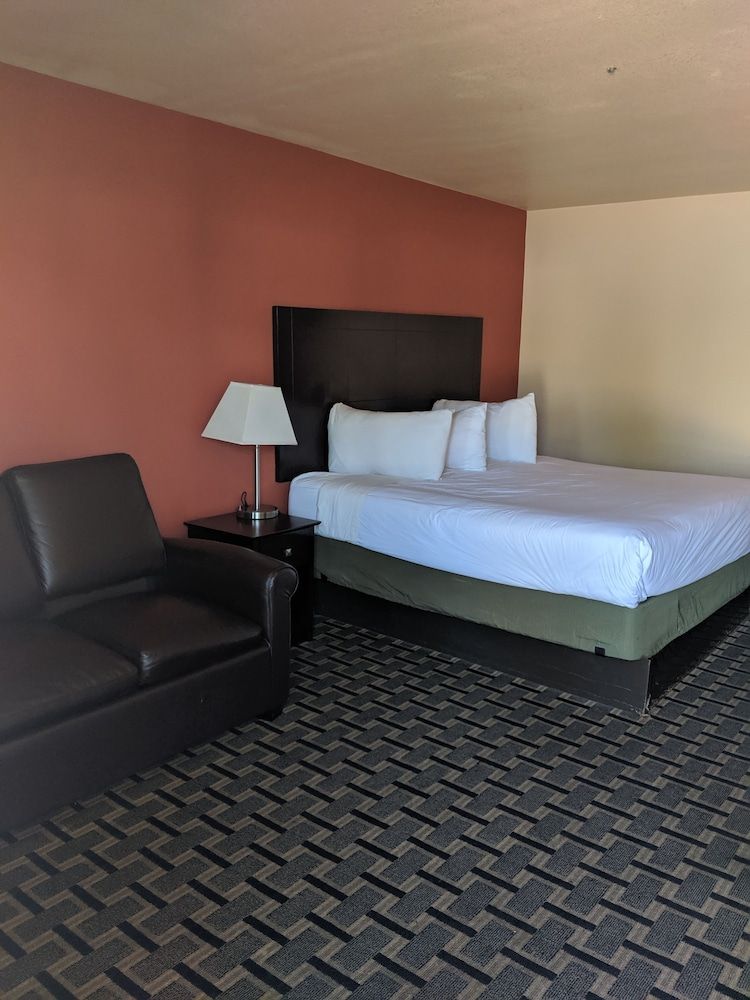 Executive Inn Woodward - photo 3