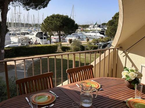 Les Jardins Du Port Studio 4 Pers Avec Piscine À 2 Pas De La Plage in Le Grau-Du-Roi, France