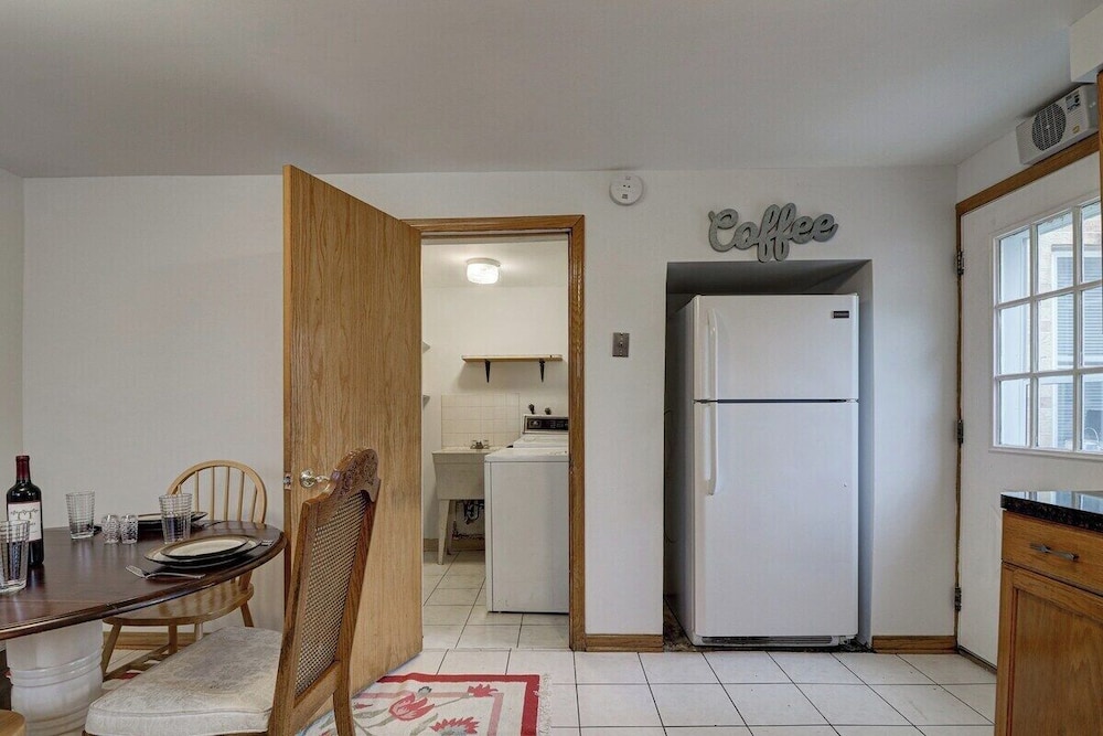 Getaway Near ORD With Great Local Amenities - photo 14