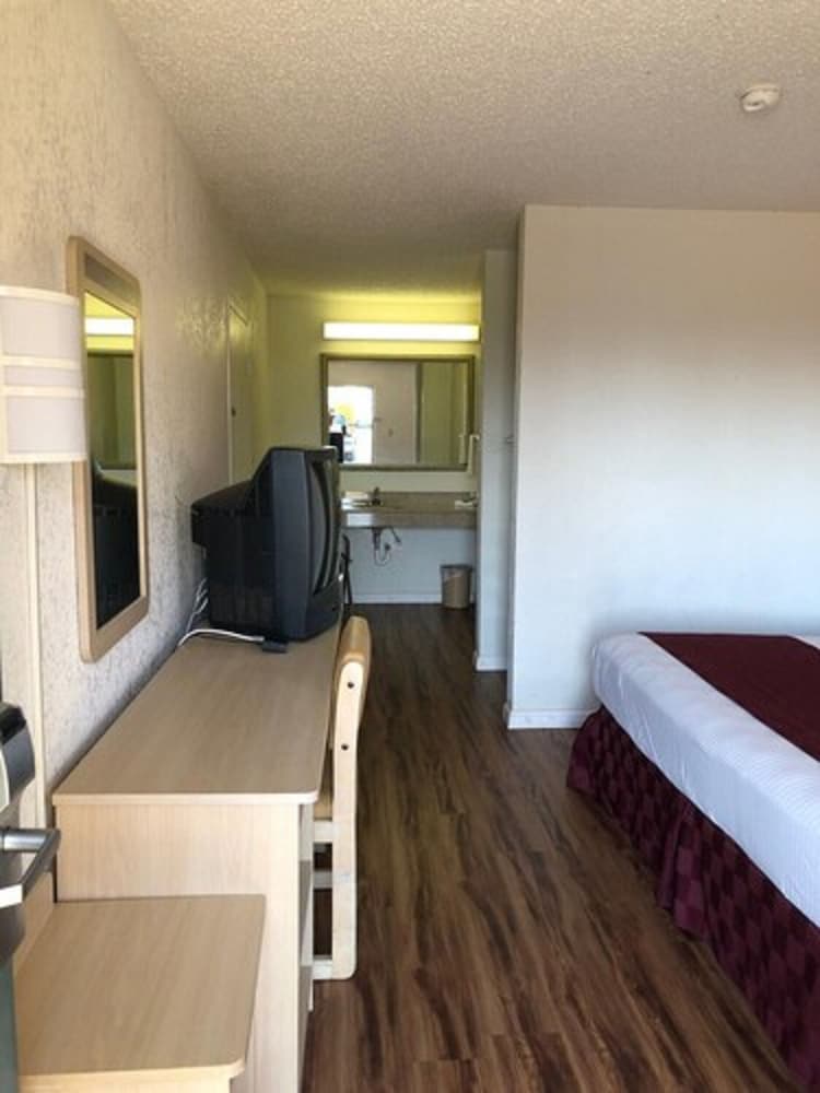 Delta Inn - photo 4