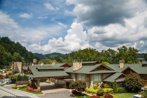 Greystone Lodge on the River — 4-Star Luxury Hotel in Gatlinburg, United States