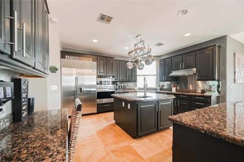 Villa with Pickleball BB court Pool